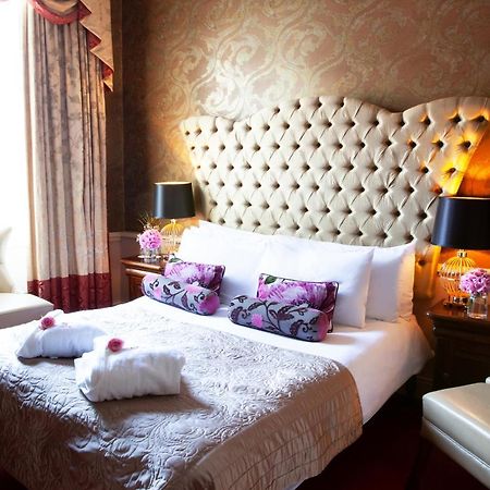 Greville Arms Hotel Мълингар Екстериор снимка