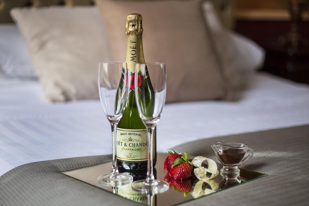 Greville Arms Hotel Мълингар Стая снимка