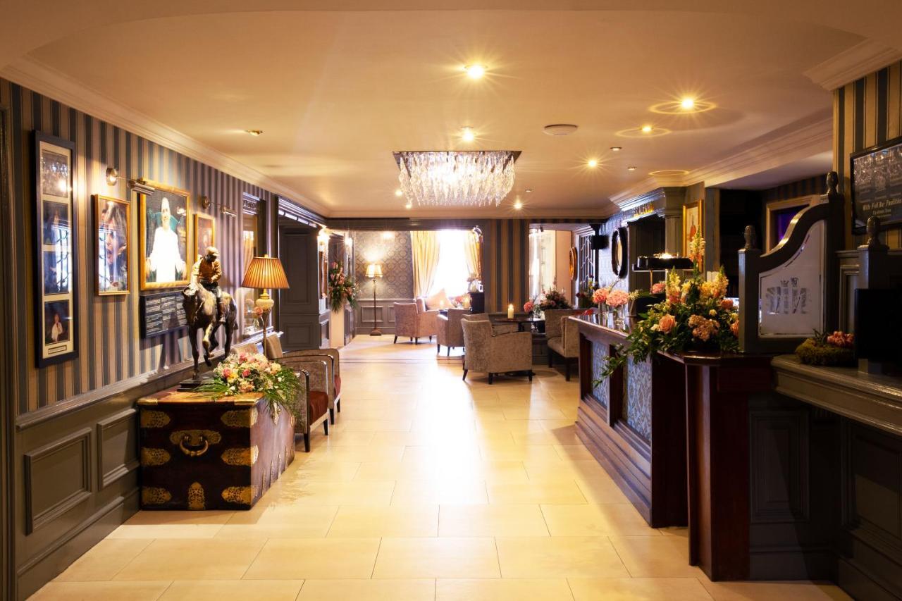 Greville Arms Hotel Мълингар Екстериор снимка