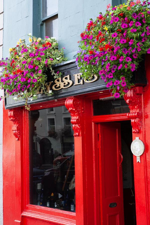 Greville Arms Hotel Мълингар Екстериор снимка